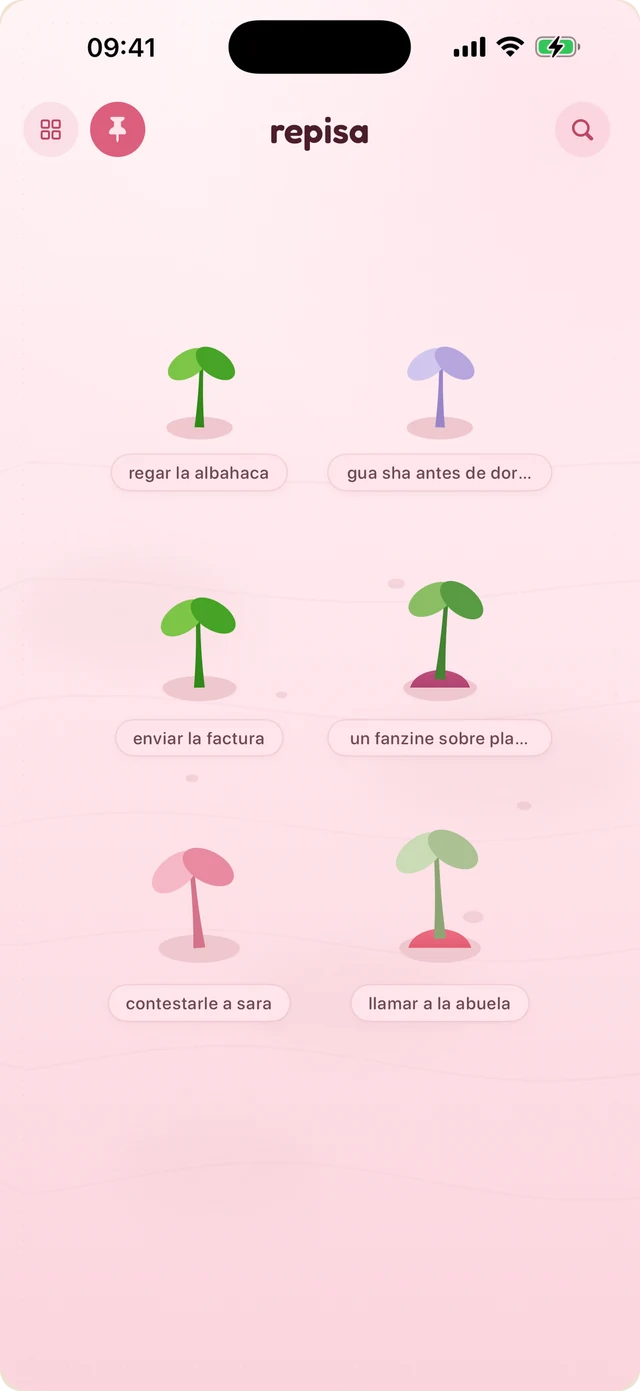 La repisa: seis notas fijadas juntas en un estante rosa con el tema fresa